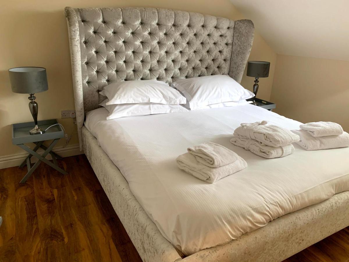Stylish Two-Bedroom Apartment: Central & Theatre-Friendly Darlington  Exterior photo