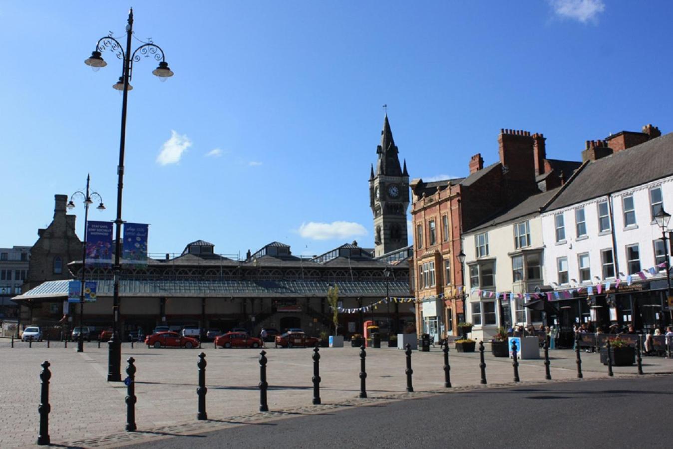 Stylish Two-Bedroom Apartment: Central & Theatre-Friendly Darlington  Exterior photo